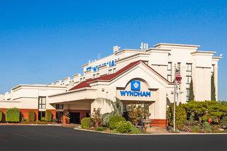 Wyndham Visalia